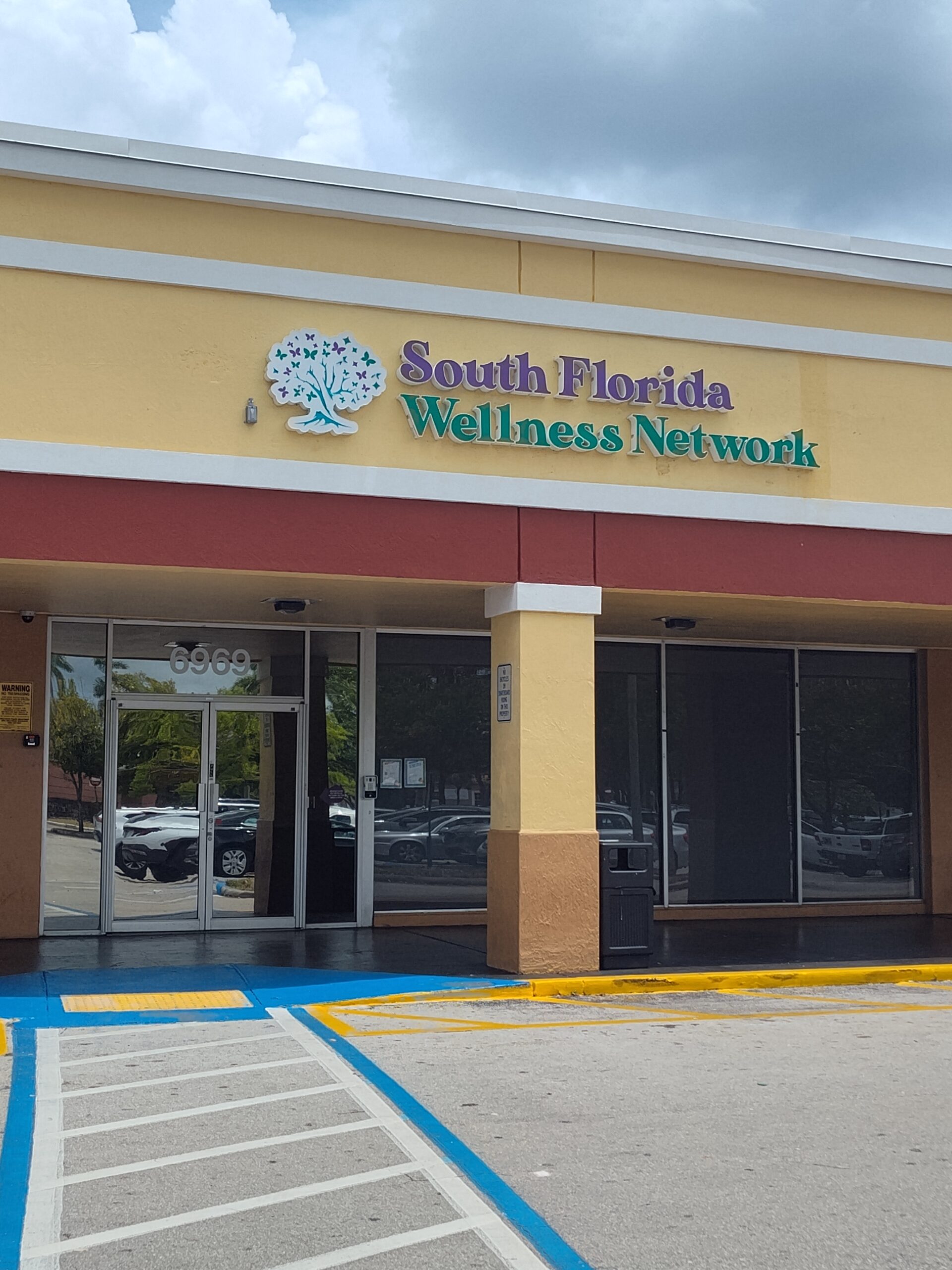 Exterior of South Florida Wellness Network 6969 Taft Street