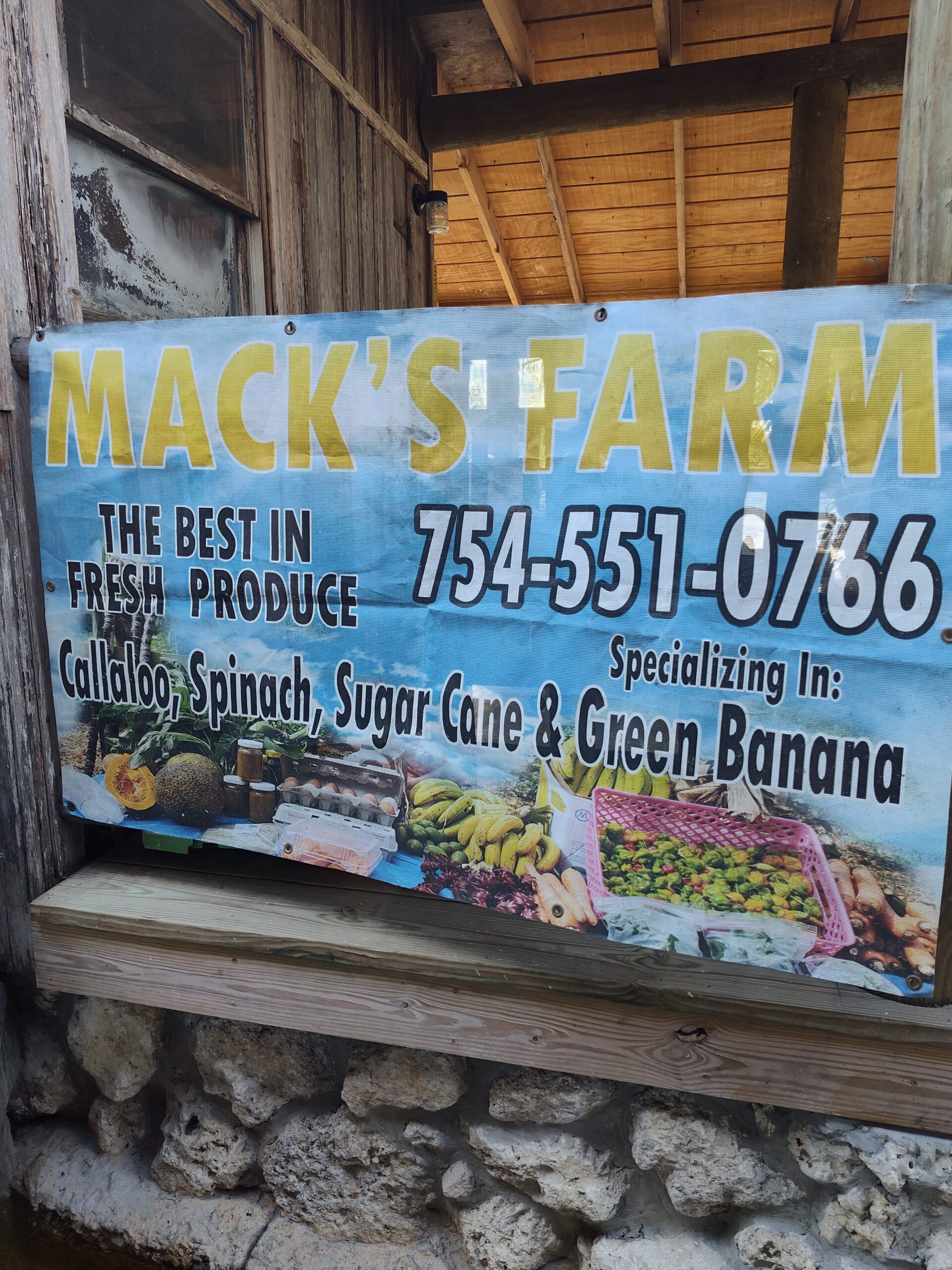 Mack's Farm Sign